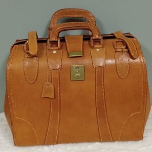 Classic Vintage Inspired Tan Leather Carry On Bag